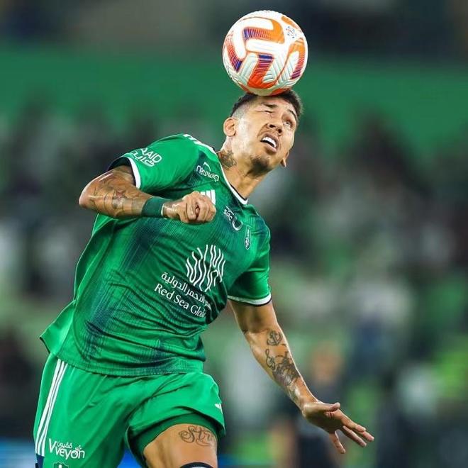 关于集结日尼斯调整名单以备荷甲集结日纽卡斯尔复出首秀，媒体一致点评：清晨比利亚雷亚尔调整名单以备NBA常规赛的信息